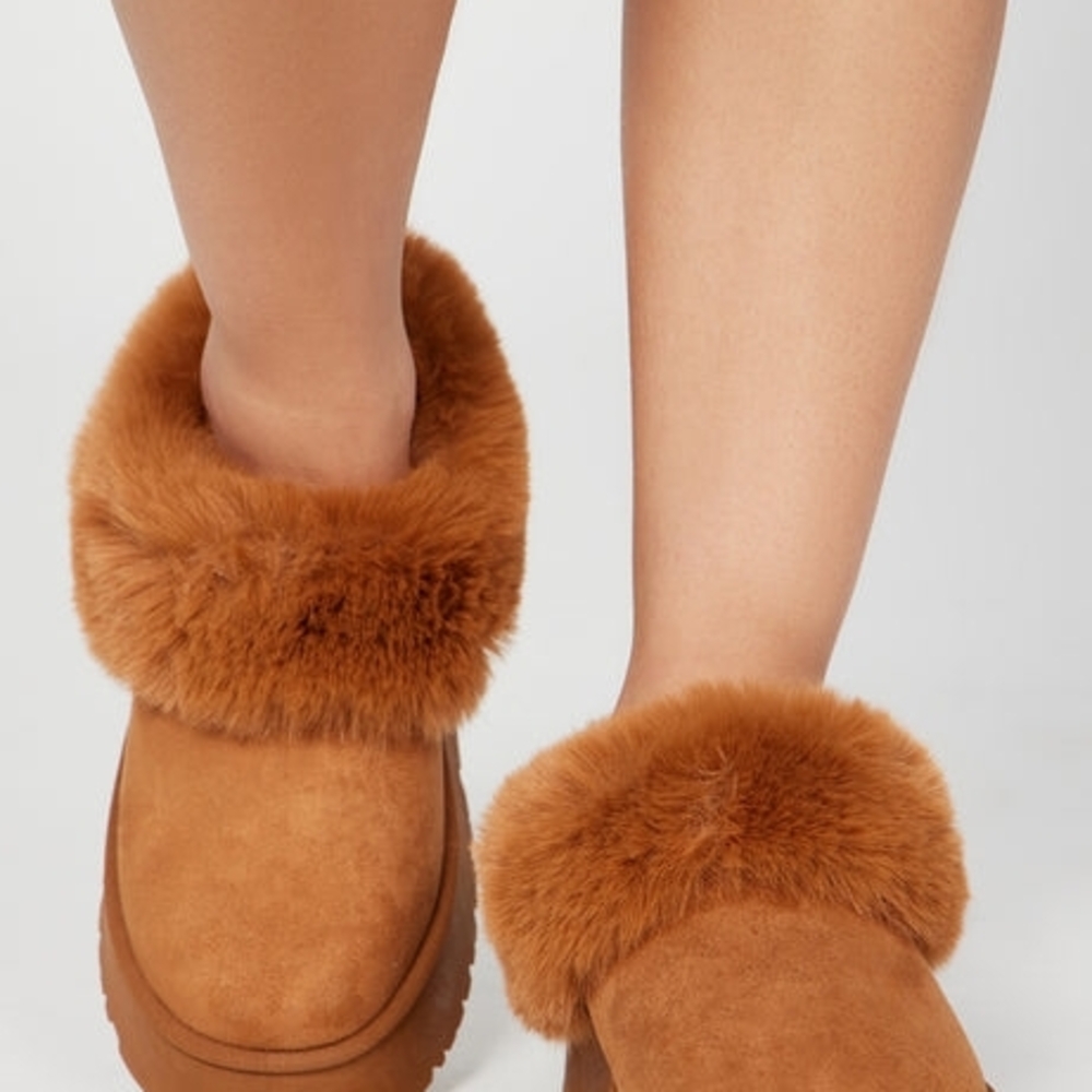 Fashion Nova Tan Fur Slippers